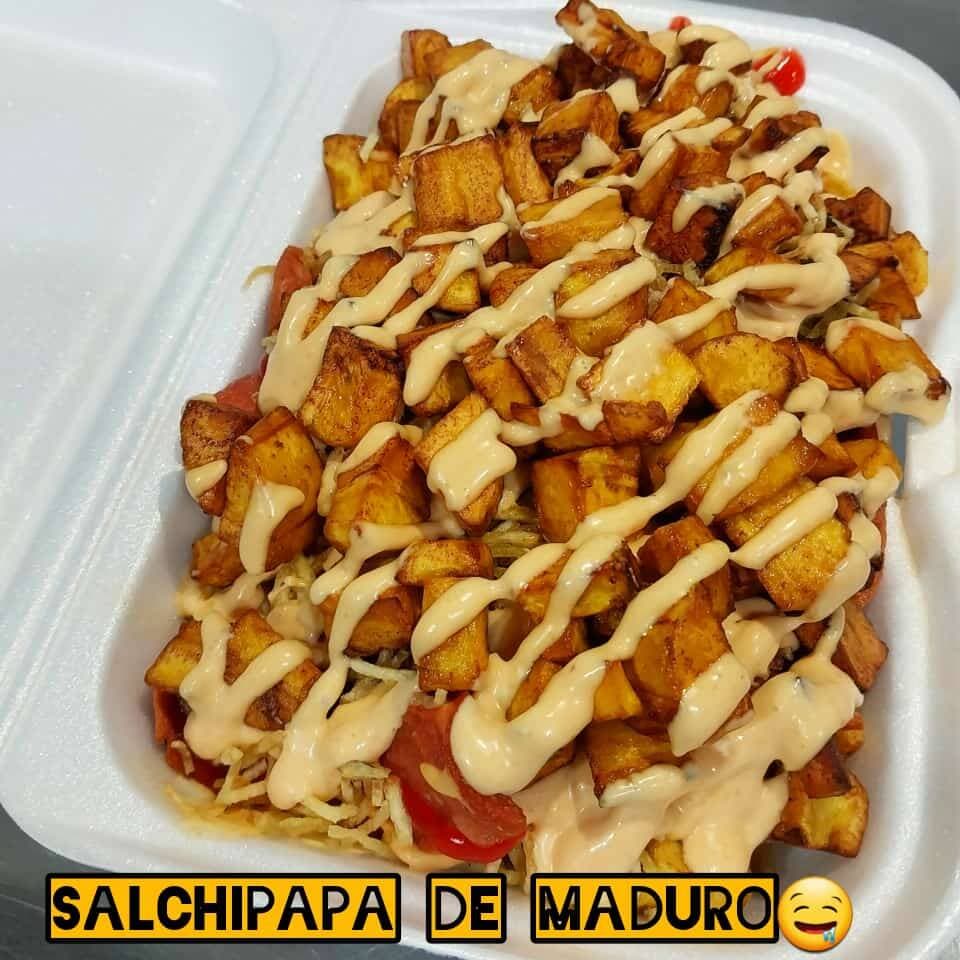 Salchipapa Sencilla con Maduro