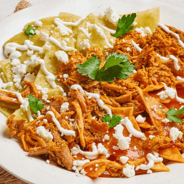 Chilaquiles Divorciados Con Pollo Incluido