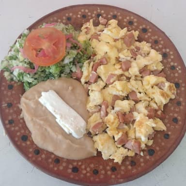 Huevos con Salchicha