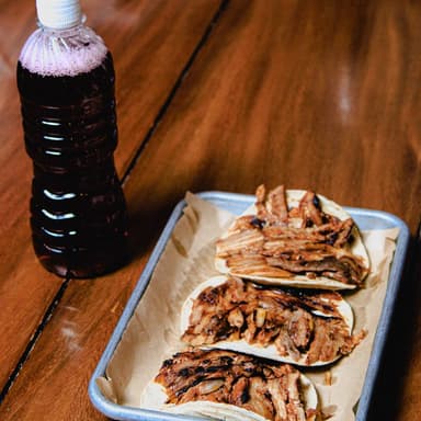 COMBO 3 TACOS AL PASTOR + 1 JAMAICA 500ML