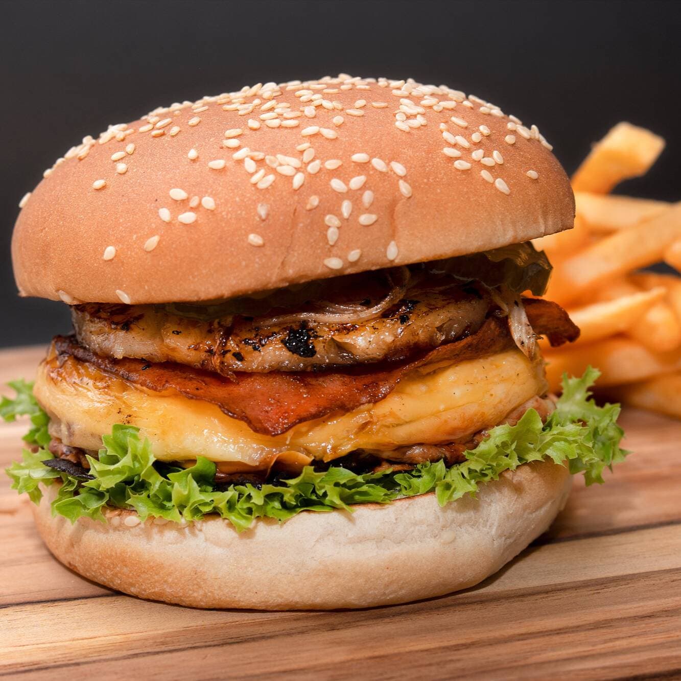 Hamburguesa Hawaiana + Papas a la Francesa