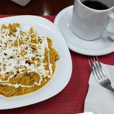 Chilaquiles con Huevo con Jamón Verdes
