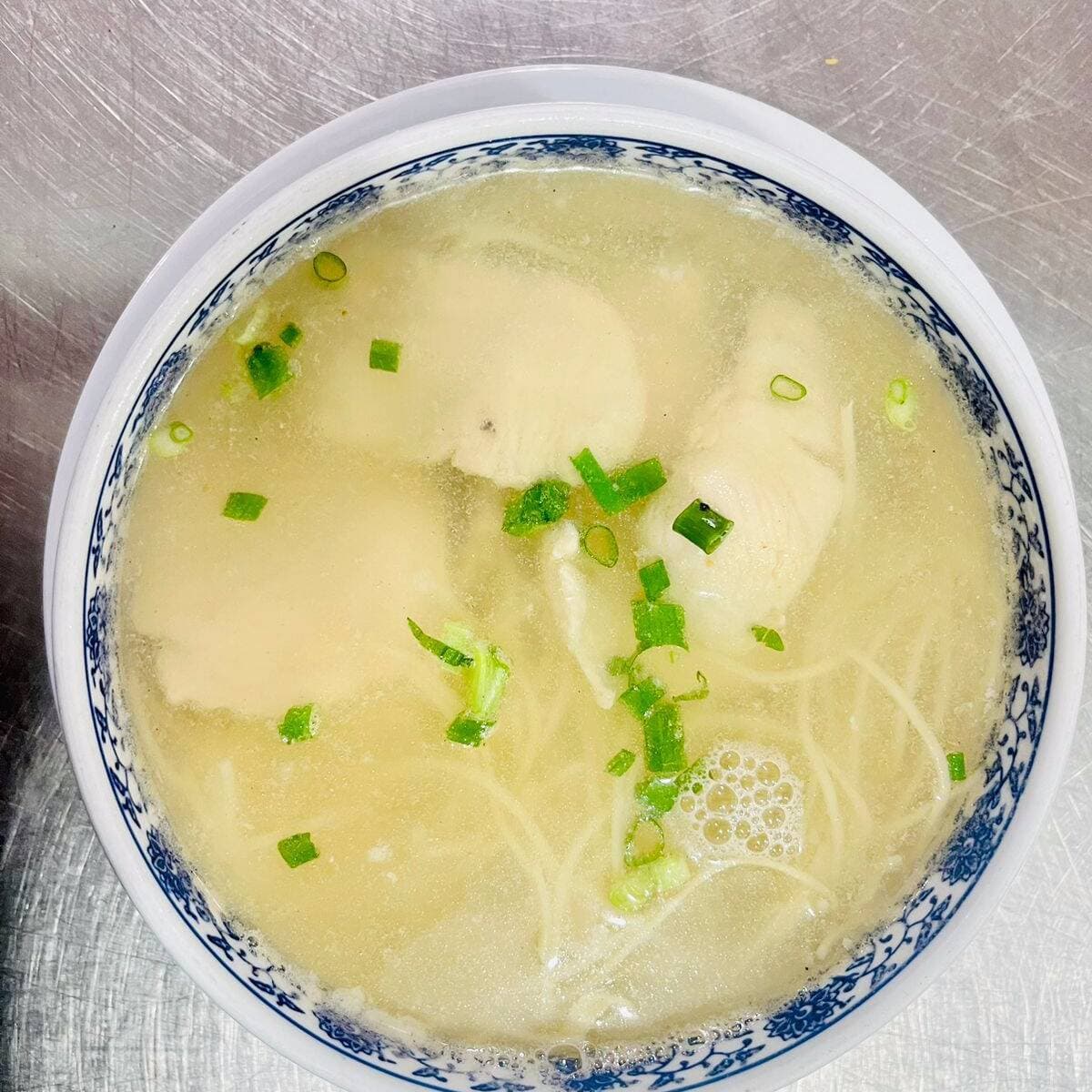 Caldo de Pollo