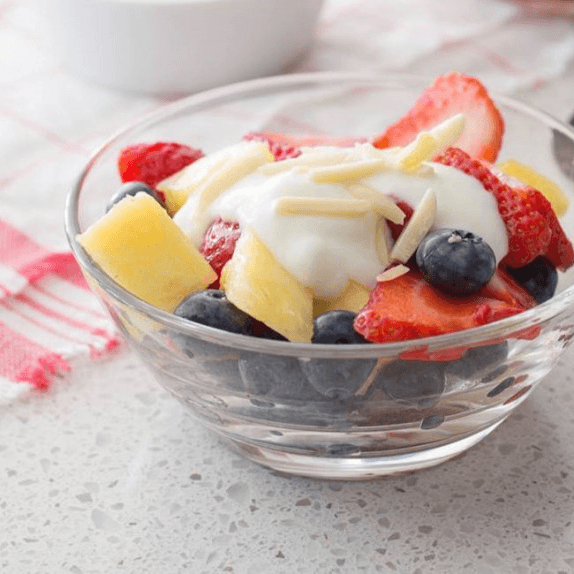 Coctel de Frutas con Yogurt de Durazno