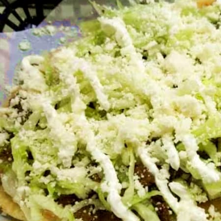 Huarache de Tinga Pollo