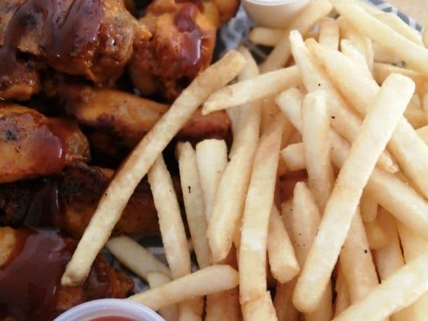 Alitas 500gr + una orden de Papas a la francesa