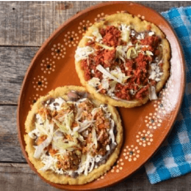 Sope con Queso