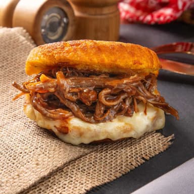Arepa de Choclo con Carne
