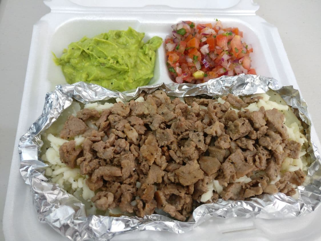 Papa Rellena de Carne Asada