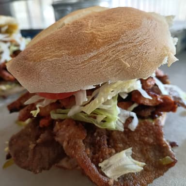 Milanesa + Agua del Día