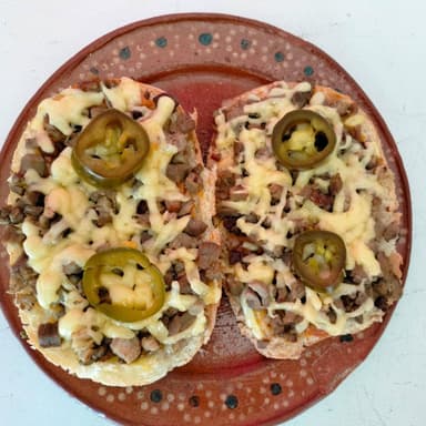 Mollete de Carne Asada