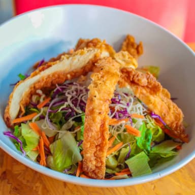 GINGER CRYSPY CHICKEN SALAD