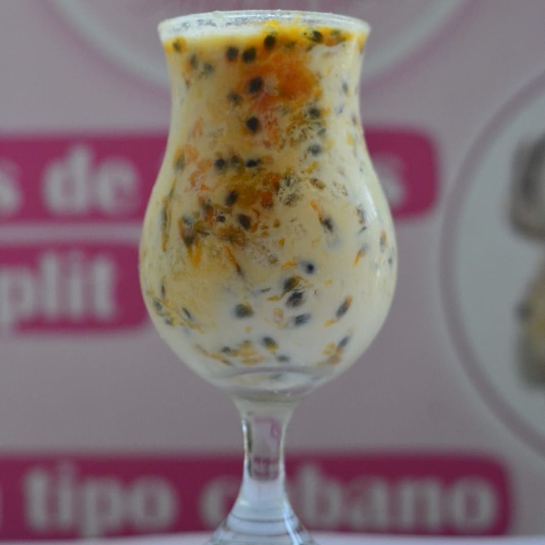 Maracuyazo con Lechera