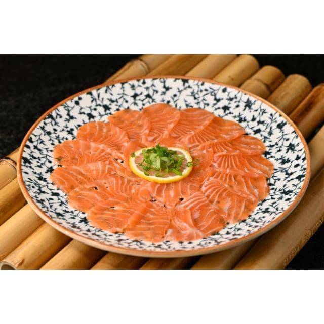 SASHIMI SALMÓN DELGADO