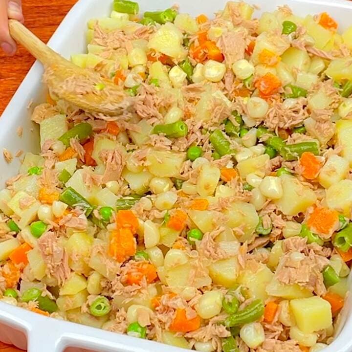 ENSALADA DE ATUN  CON ENSALADA
