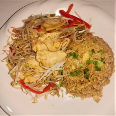 Pollo con Frijolito Chino más Chaufa