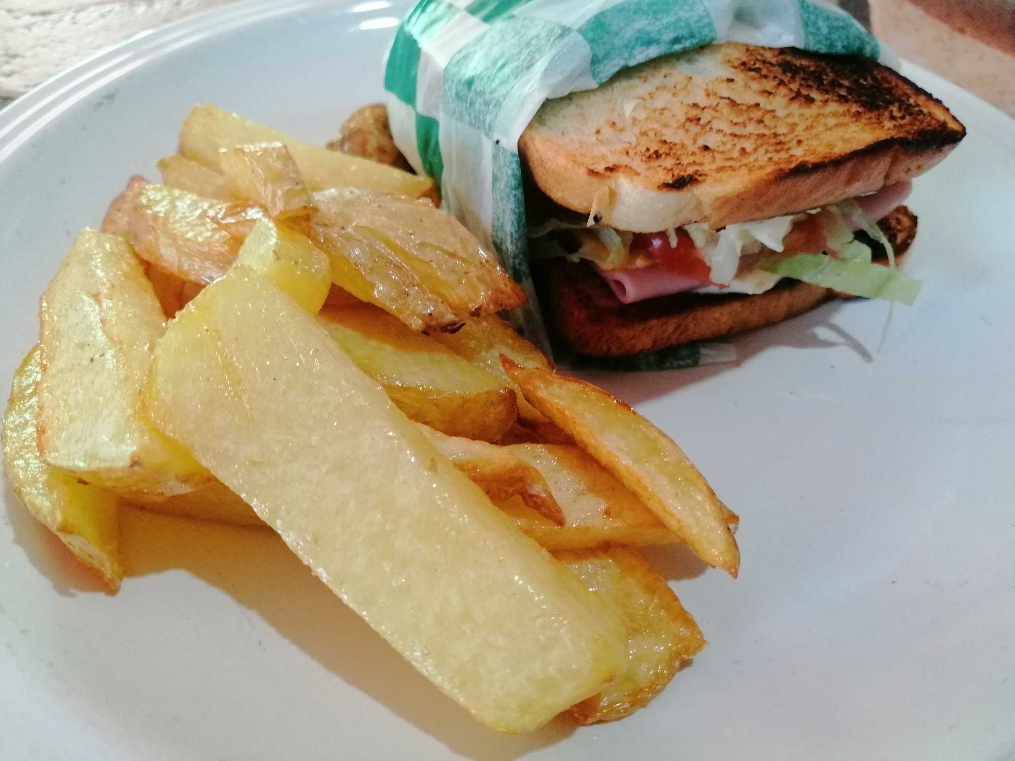 Sándwich con Papas