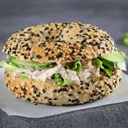 Bagel con atun