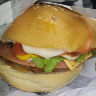 Combo Hamburguesa sencilla con papas a la francesa