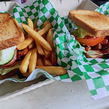 Sándwich de Pollo Bien Reportado