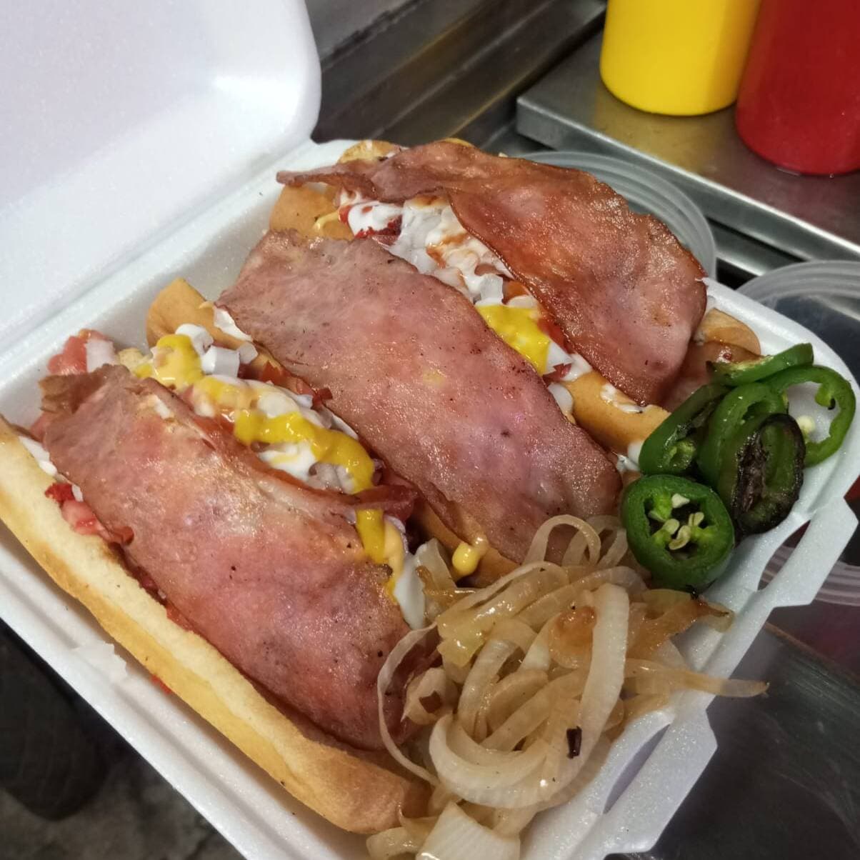 3 Hot Dogs Preparados