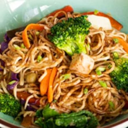 Chop Suey con Pollo en Salsa