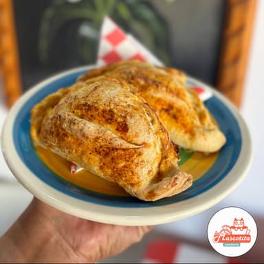 Empanada de Jamón con Queso