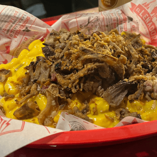 Mac And Chesse Con Brisket
