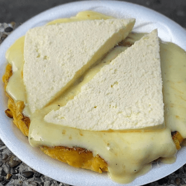 Arepa de platano con queso