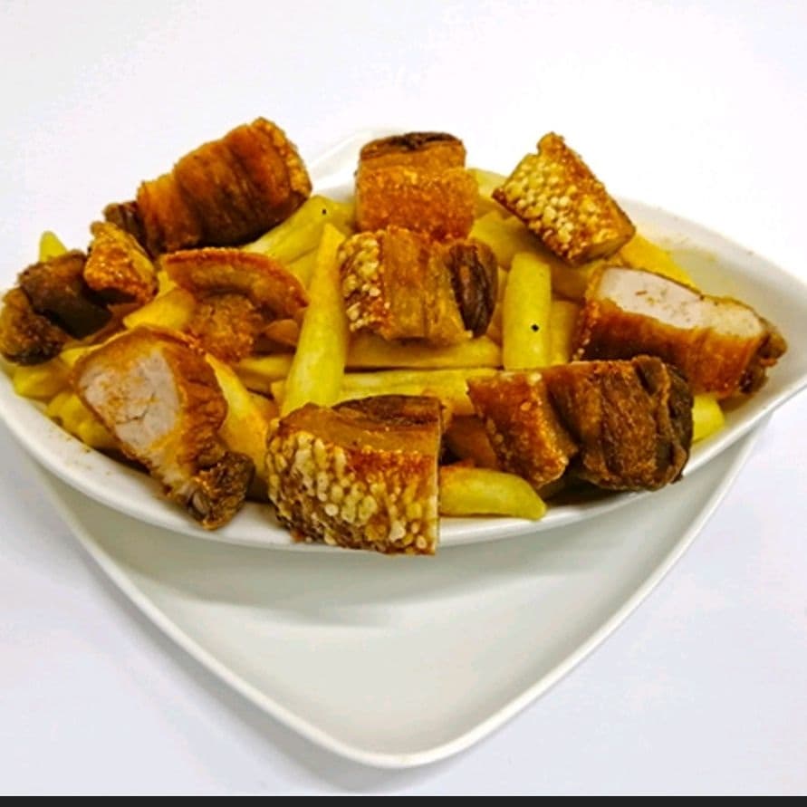 Papas con Chicharrón