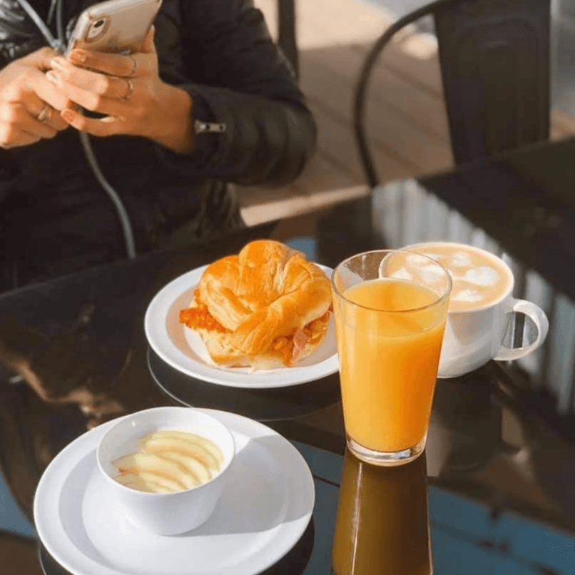 Croissant de Huevo con Jamón
