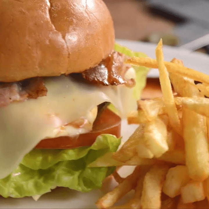 HAMBURGUESA XANATH CON TOCINO