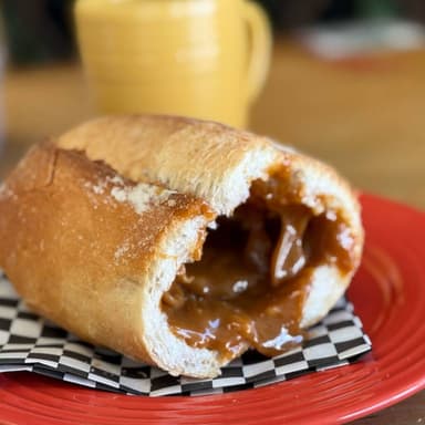 Bolillo con Cajeta