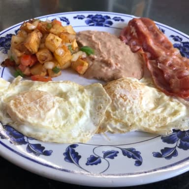 Huevos con Tocino