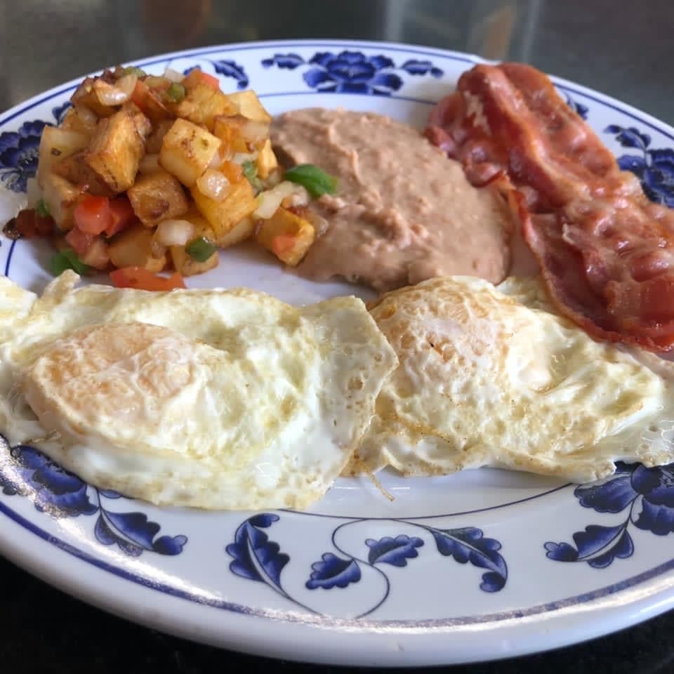 Huevos con Tocino