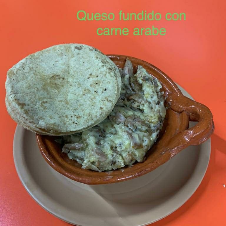 Queso Fundido con Carne