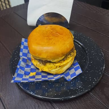 Hamburguesa con queso y tocino