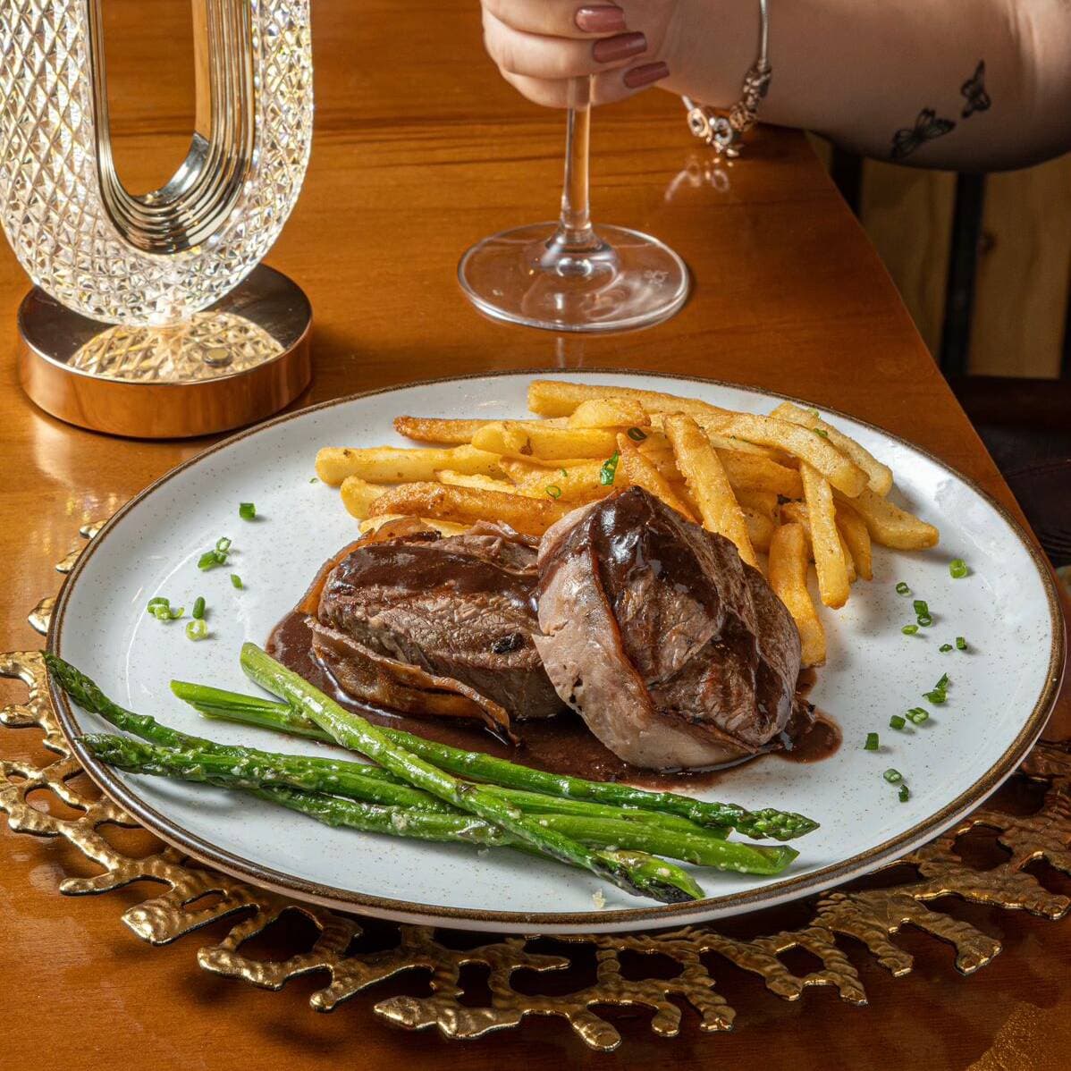 Spetto De Filet Mignon Envuelto En Tocineta