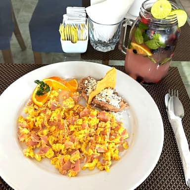 Huevos con Salchichas Bien Repo!