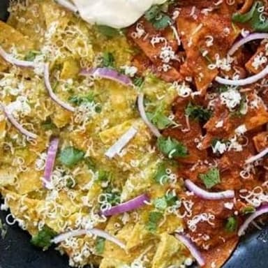 CHILAQUILES C/ ESPECIALIDADES EMPERADOR