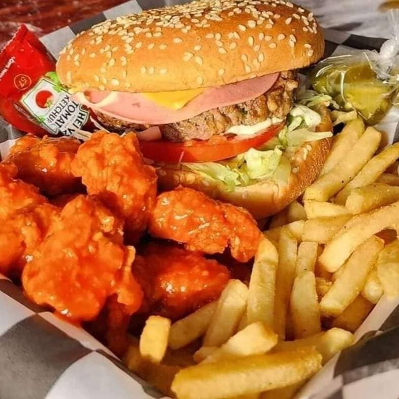 Burger Boneless, papas y Boneless 🤘🏽