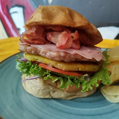 HAMBURGUESA HAWAIANA