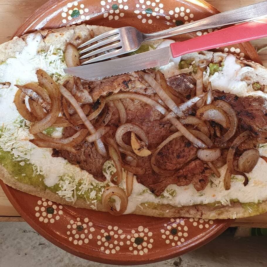 Quesadilla con Costilla de Res y queso
