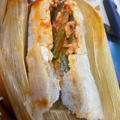 Tamal de Rajas con Queso