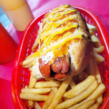 HOT DOG EMBARAZADO CON PAPAS