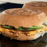 Torta de Machacado con Huevo y Aguacate