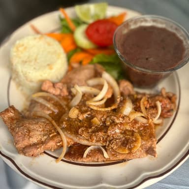 Puerco al Mojo de Ajo