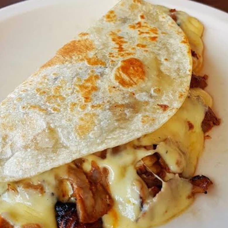 Quesadillas de longaniza