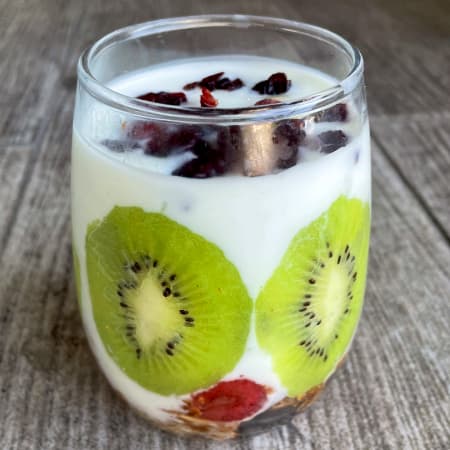 Vaso de Yogurt con Frutas