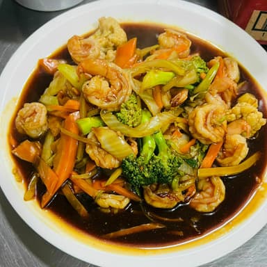 Chopsuey con Camarones en Salsa